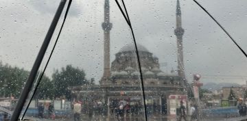 Meteorolojiden Kayseri ve evre iller iin kuvvetli saanak uyars 