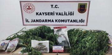 Jandarmadan uyuturucu operasyonu: 16 kilogram esrar ele geirildi