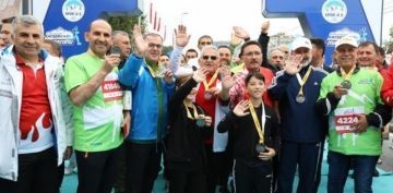 KAYSERݒDE 3NC ULUSLARARASI YARI MARATONU HEYECANI