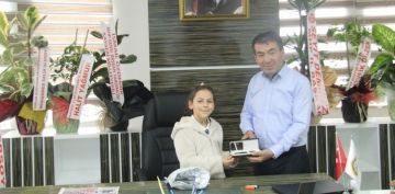 ehidimizin kzndan Bakanmz Metin'e anlaml hediye.