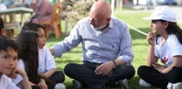 BAKAN OLAKBAYRAKDAR, DAHA GZEL EVRE N YOUN GAYRET GSTERYORUZ