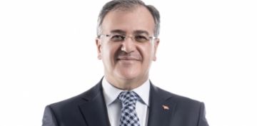 Bakan zdoan, YKSye Girecek Genlere Baar Diledi