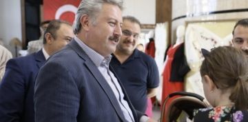 BAKAN PALANCIOLU: SANAT HER EY GZELLETRR.