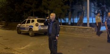 Polis memurundan toplanan kalabala uyar