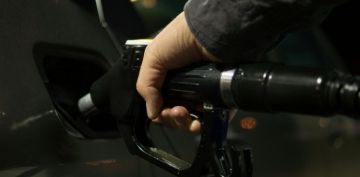 Benzine indirim bekleniyor