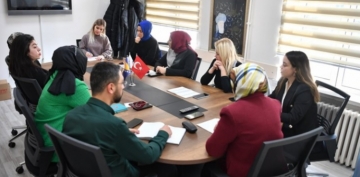 BYKEHR ALE AKADEMS, ALELERE CRETSZ DESTEK SUNUYOR