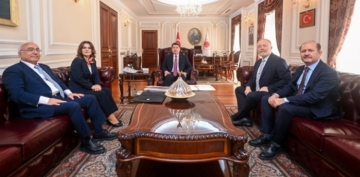 Adalet Bakan Tun, DEM Parti heyeti ile grt