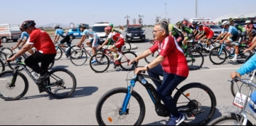 BAKAN BYKKILIǒTAN SALIKLI VE EVREC ULAIM ARACI BSKLETE DEV DESTEK