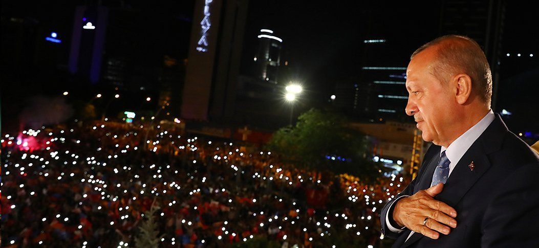Cumhurbaşkanı Erdoğan, Balkon Konuşmasında Vatandaşlara Hitap Etti