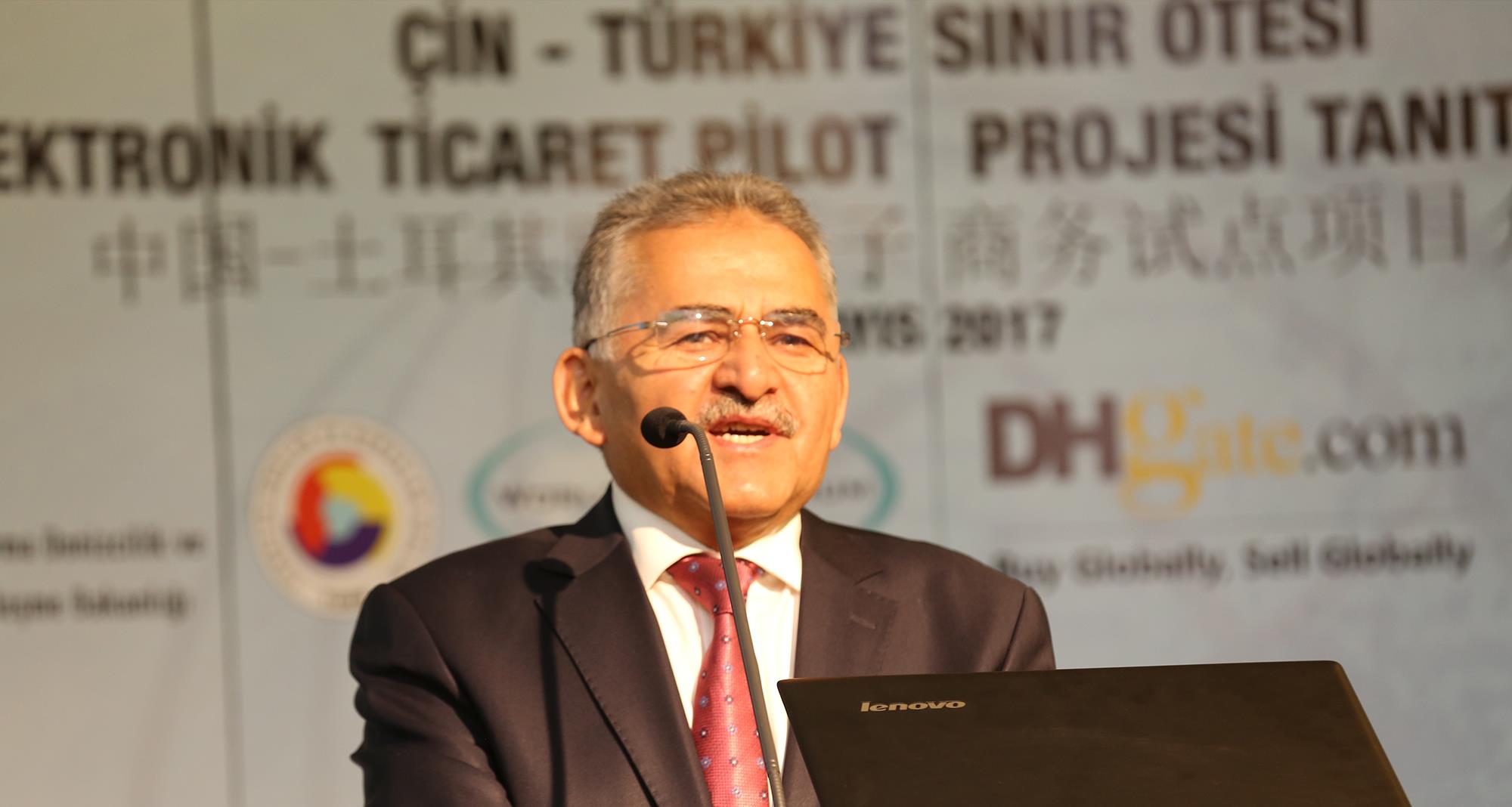 Başkan Memduh Büyükkılıç,