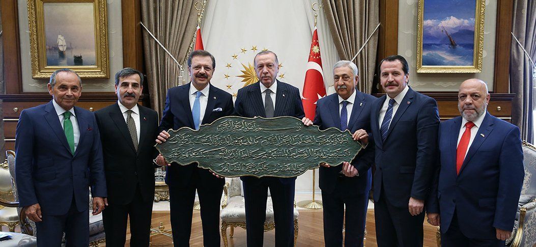 cumhurbakan recep tayyip erdoan, trkiye odalar ve borsalar birlii (tobb) bakan rifat hisarcklolu ve beraberindeki heyeti kabul etti