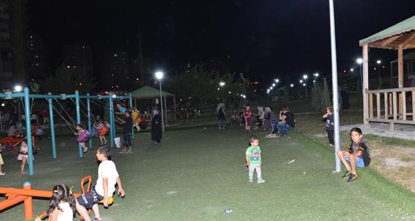 Melikgazililer Yaz Akşamlarında Parkları Tercih Ediyor