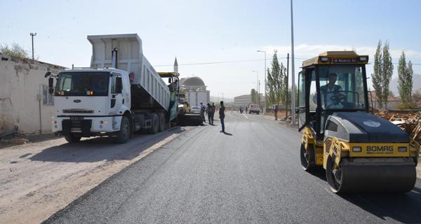 Yıldırım Beyazıt Mahallesinde Asfalt Çalışması