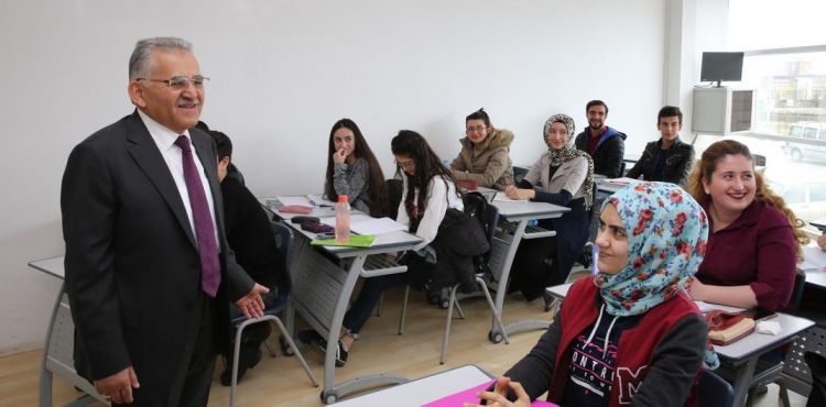 “Diksiyon, Spikerlik Ve Sunuculuk”