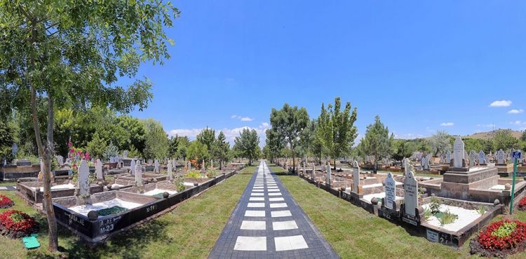 Asri Mezarlık'ta Mezar Yeri Satılıyor
