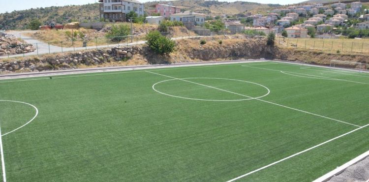 Melikgazi'den Spor Kulüplerine Futbol Sahası Tahsisi