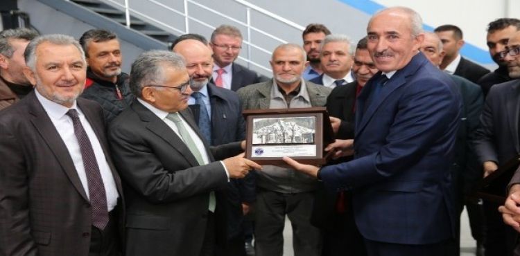 Başkan Büyükkılıç, Traktörcüler Sitesi esnafı ile buluştu