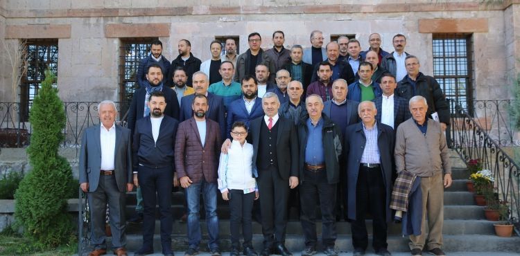 BAŞKAN ÇELİK, İŞ ADAMLARINA YATIRIMLARI ANLATTI