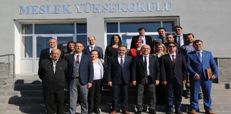 Kayseri Üniversitesi Rektörü Karamustafa'dan Seyrani kampüsüne ziyaret