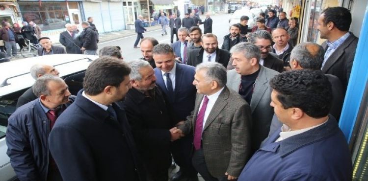 Başkan Büyükkılıç Sarız ve Pınarbaşı'nı ziyaret etti