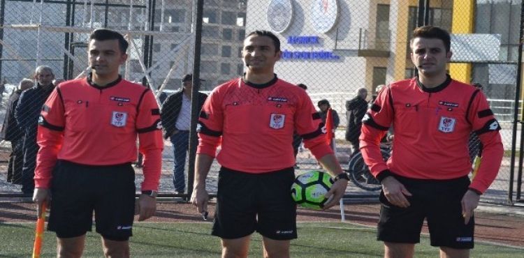 Abdulkadir Bitigen, akşam Süper Lig, sabah Amatör Lig maçında
