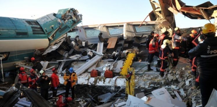 Ankara'da tren kazas! ki tren arpt, st geit kt