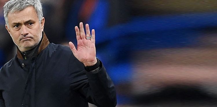 Manchester United, Jose Mourinho'nun görevine son verdi