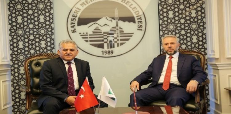 Başkan Dr. Memduh Büyükkılıç Prof. Dr. Şahin Güven'i tebrik etti