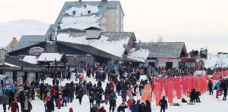 Erciyes'te ylba ncesinde oteller dolmak zere