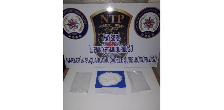 İki uyuşturucu taciri gözaltına alındı