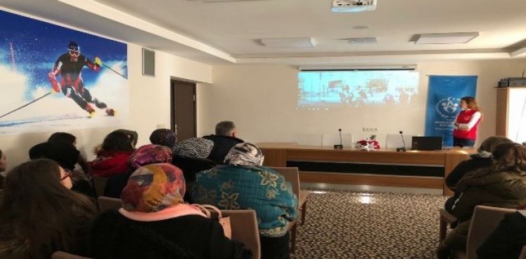 Gençlere medya eğitimi verildi