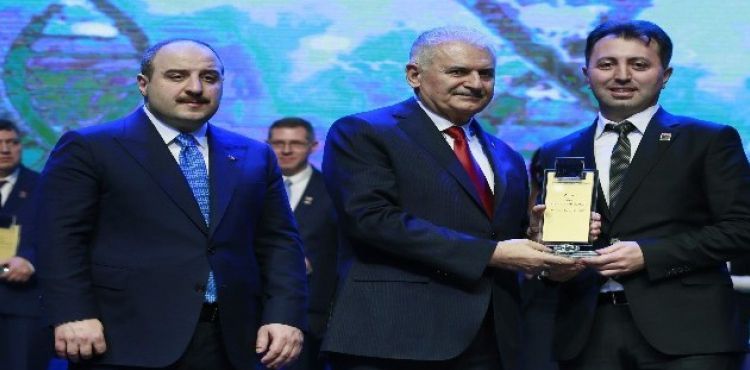 Doç. Dr. Öçsoy'a, TÜBA Üstün Başarılı Genç Bilim İnsanı Ödülü verildi