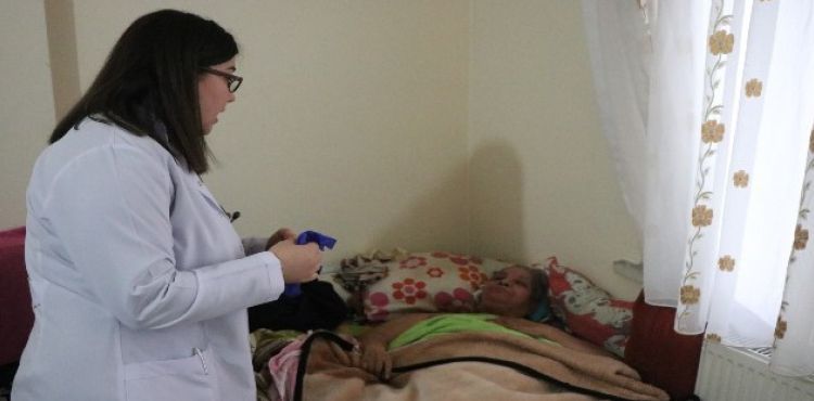Yatalak hastaya İl Sağlık Müdürlüğü sahip çıktı