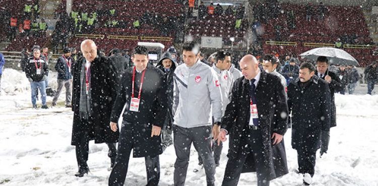 Boluspor - Galatasaray maçı ertelendi