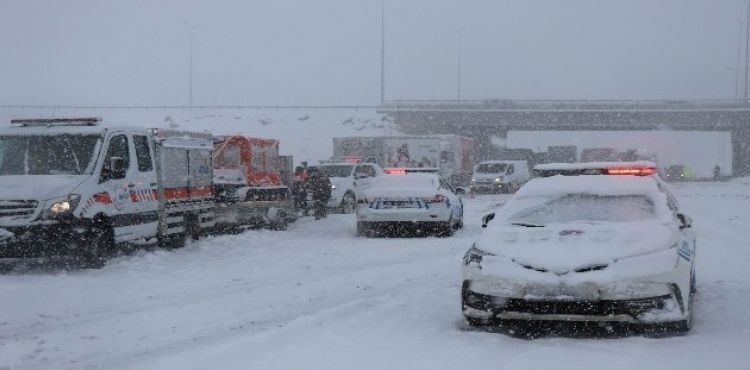 Kayseri'de ulaşıma kar engeli