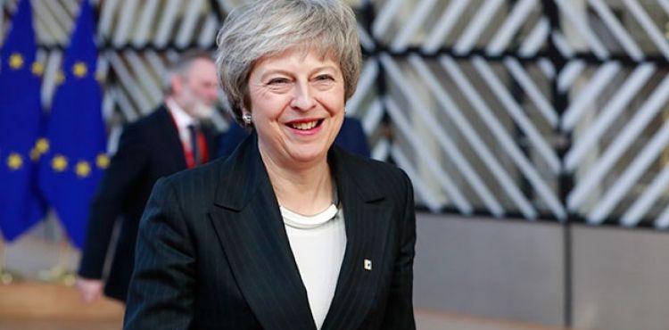 Theresa May parlamentodan gvenoyu ald