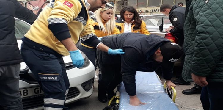 Kayseri'de bıçaklı kavga: 1 yaralı