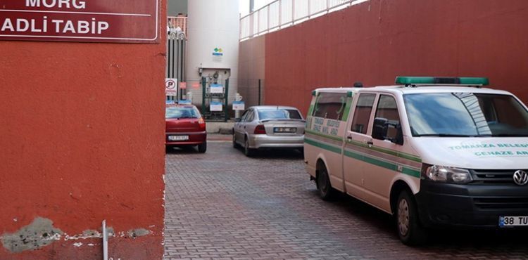 Engelli kızına bakan anneyi ölüm bile kızından ayıramadı
