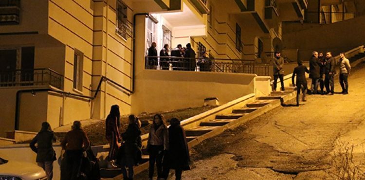 Tartıştığı babasını boğazından bıçaklayarak öldürdü
