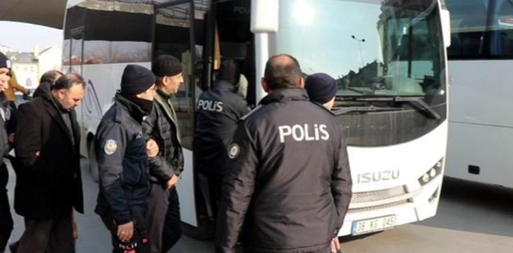 FETÖ'den gözaltına alınan 26 ihraç polis sağlık kontrolünden geçti