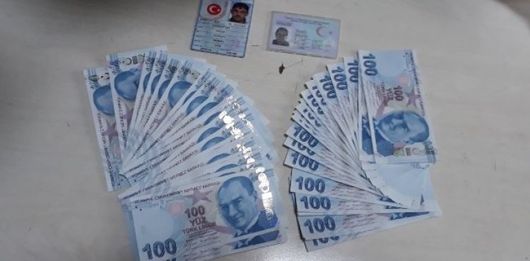 Polis ekiplerinin dikkati sahte parayı ortaya çıkardı