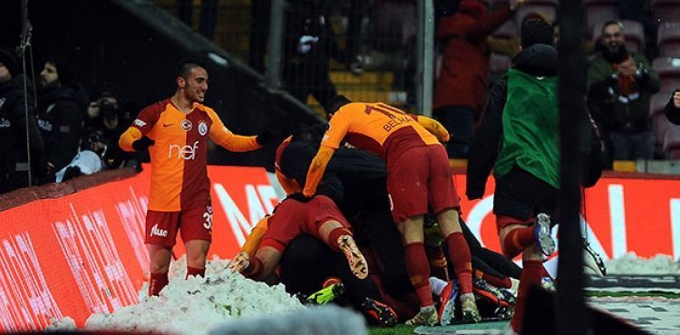 Galatasaray 3 puanı uzatmada kurtardı