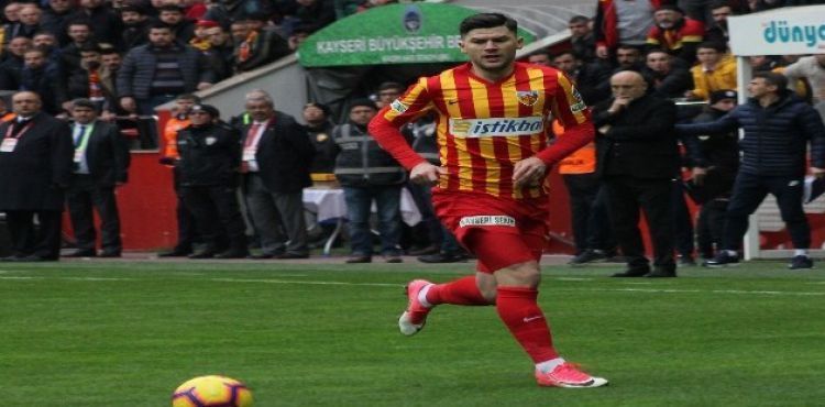 Sapunaru ve Deniz Türüç sarı kart sınırında