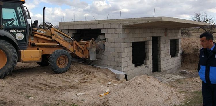 Kapadokya'da 7 kaçak yapı daha yıkıldı