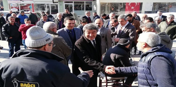 “Tarım Bitti, Çiftçiye Traktör Satamıyoruz”