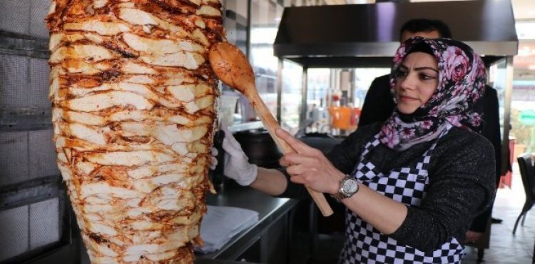 İşçi olarak girdiği lokantanın patronu oldu