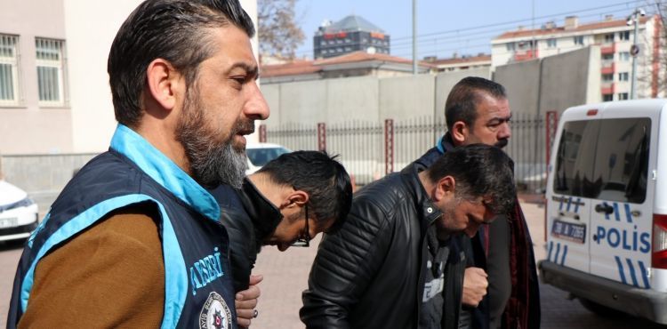 Televizyonları aldıkları gibi kaçtılar