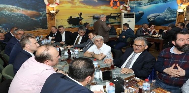 Başkan Memduh Büyükkılıç Karadenizliler gecesine iştirak etti
