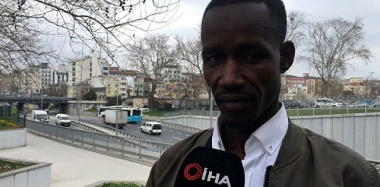 Taksiciden aracına binen Senegalli turiste şok sözler