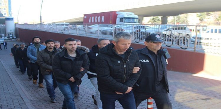 FETÖ'nün askeri mahrem yapılanmasına yapılan operasyonda gözaltına alınan 13 kişi adliyeye sevk edildi